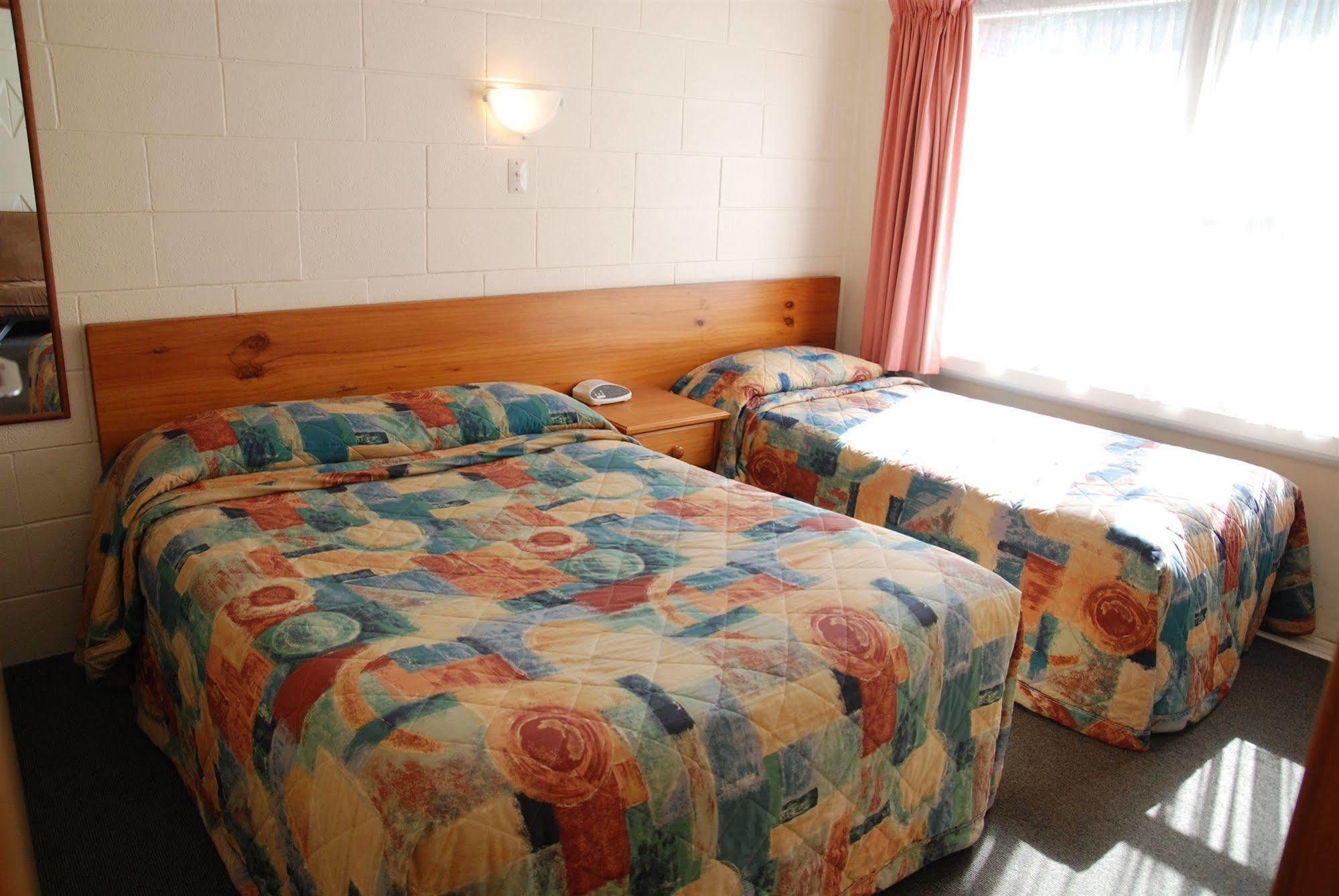 Manhattan Lodge Motel Гамильтон Экстерьер фото