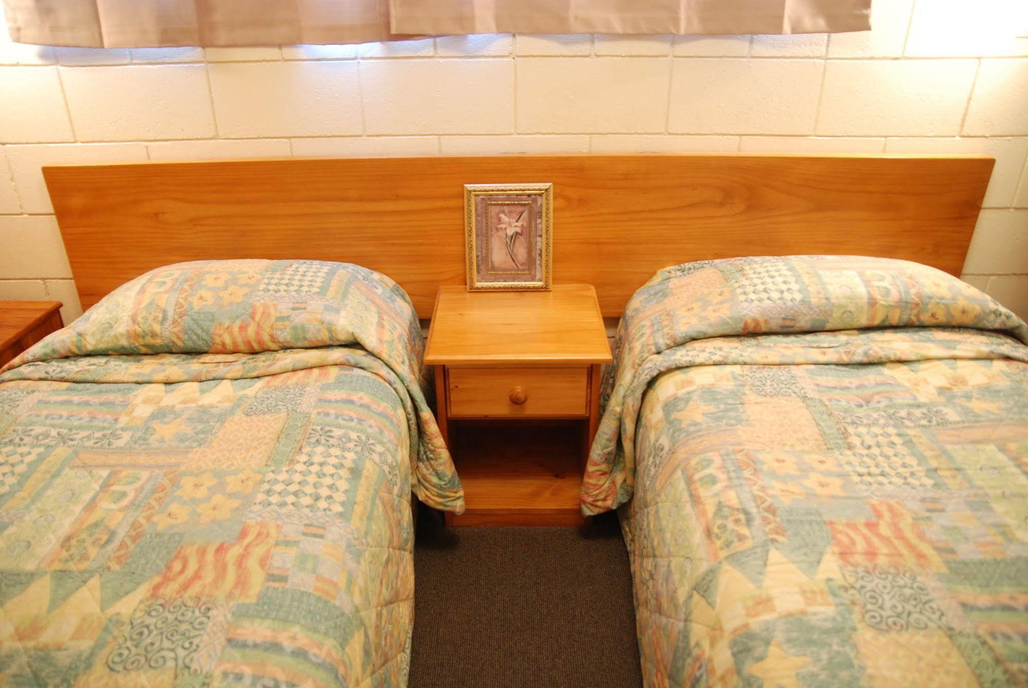Manhattan Lodge Motel Гамильтон Экстерьер фото